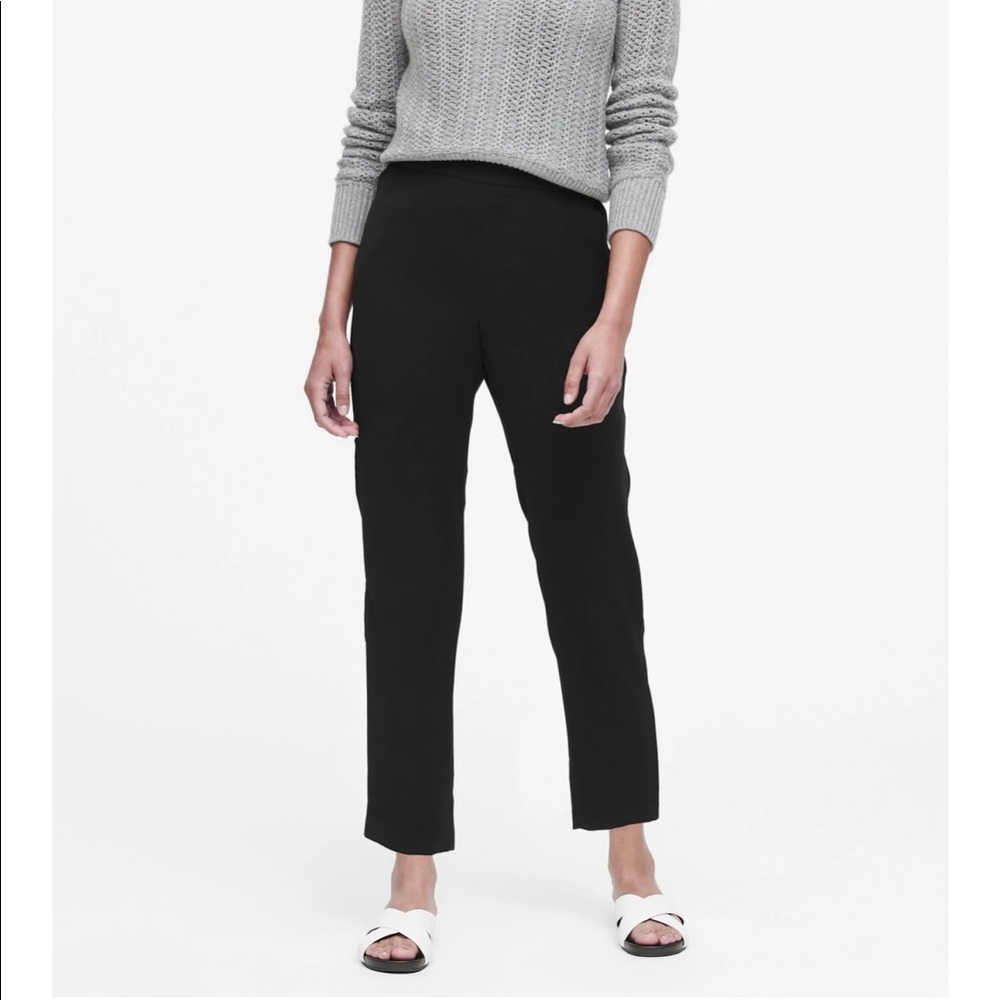 CLOSET SALE — Banana Republic Size 00P Hayden Trouser Work Pant In Black